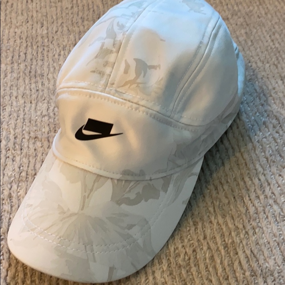Nike sportswear hat